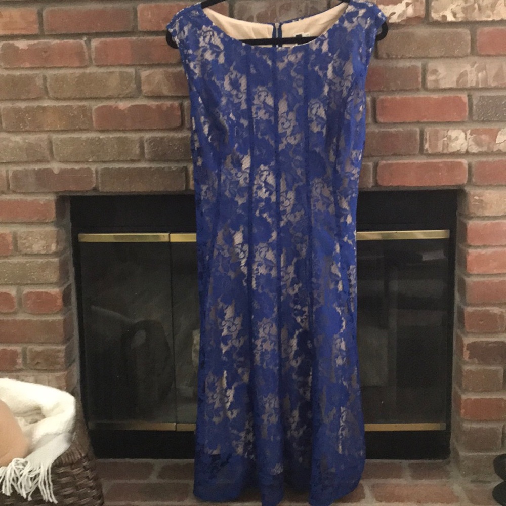 Sleeveless Lace Dress